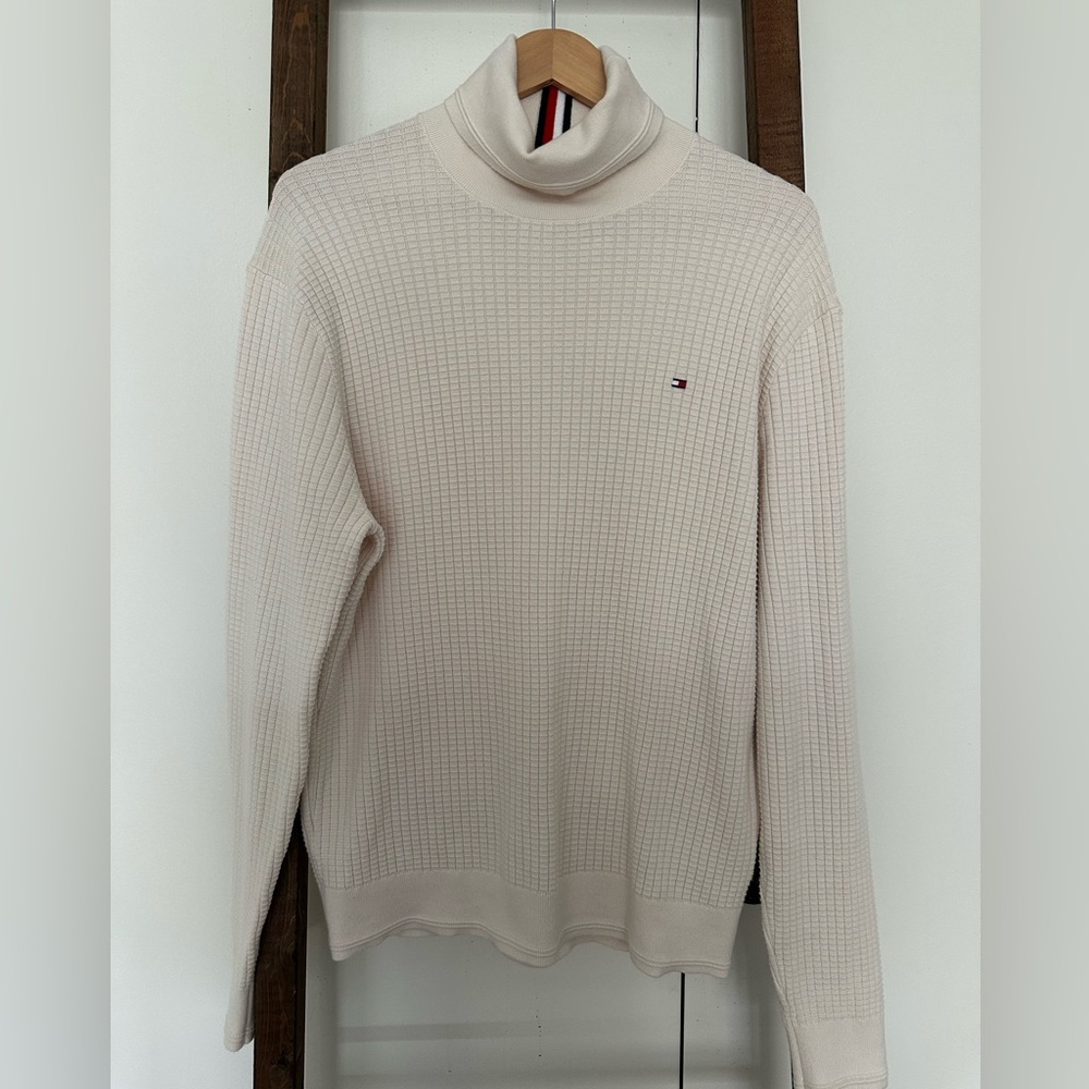 Tommy Hilfiger men’s turtleneck sweater